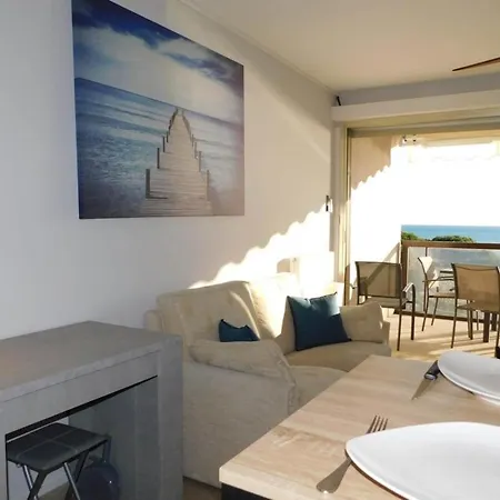 شقة Magnificent 4-bedroom 